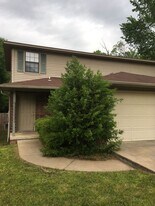 507 Valley Dr in Russellville, AR - Building Photo