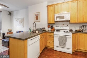 858 N 25th St, Unit 1 in Philadelphia, PA - Building Photo - Building Photo