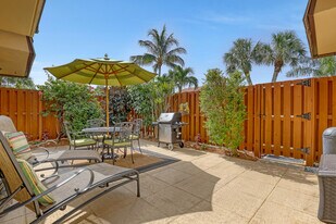 131 Ocean Cove Dr in Jupiter, FL - Building Photo