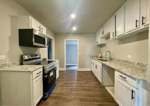 2301 Garrison Ave in Fort Worth, TX - Building Photo - Building Photo