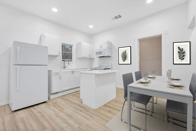 809 Martin Luther King Jr Blvd in Corsicana, TX - Building Photo - Building Photo