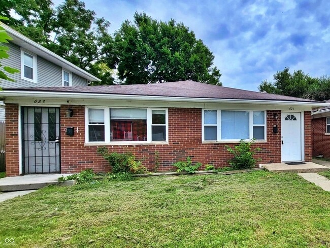 621 N Oxford St