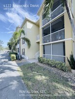 4122 Residence Drive in Ft. Myers, FL - Building Photo