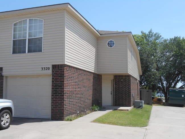 3320-3322 Ridgecrest Cir in Norman, OK - Building Photo - Building Photo