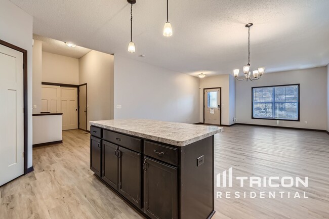 1074 Landings Ln in Watertown, MN - Building Photo - Building Photo
