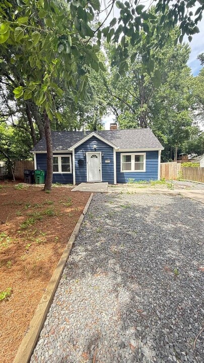 1401 Anderson St in Charlotte, NC - Building Photo