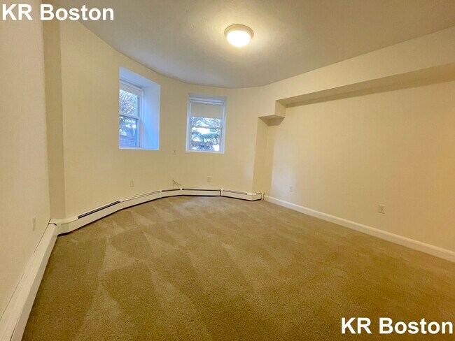 14 Green St in Brookline, MA - Building Photo - Building Photo