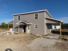 302 American Greeting Card Rd in Corbin, KY - Building Photo
