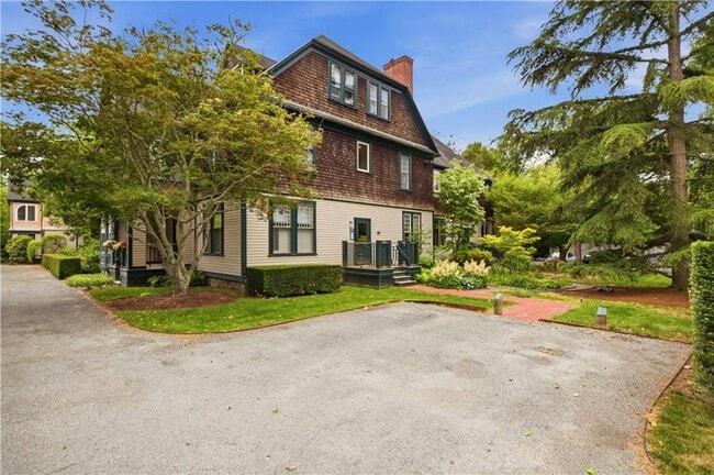 property at 158 Narragansett Ave