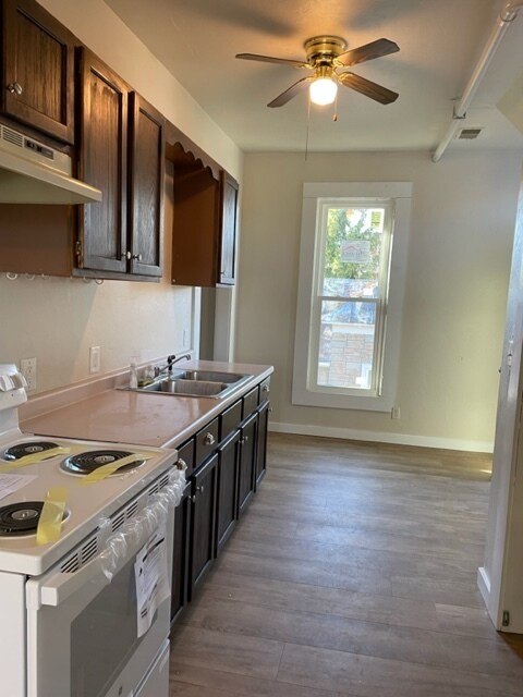 136 Cross St, Unit 136 Cross St.  upper in Oconto, WI - Building Photo - Building Photo