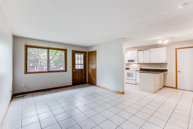 7505 Villa Ct in Eden Prairie, MN - Building Photo - Building Photo