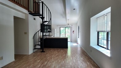 4502 Yorktown Pl in Hamilton, NJ - Building Photo - Building Photo