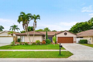 21011 Windemere Ln in Boca Raton, FL - Building Photo