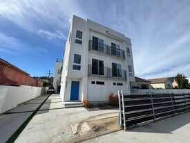 2625 Somerset Dr in Los Angeles, CA - Building Photo