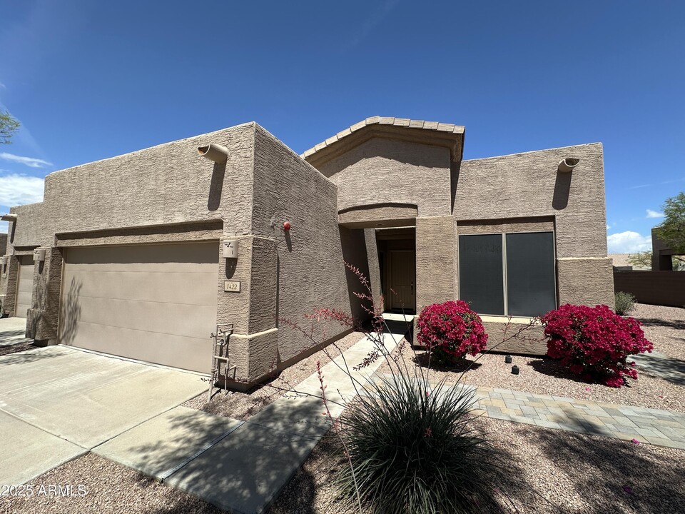 1422 W Weatherby Way in Chandler, AZ - Building Photo