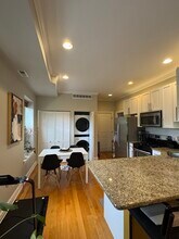 2206 W School St in Chicago, IL - Building Photo - Building Photo