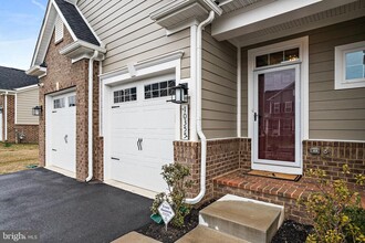 10355 Puccini Ln in Ellicott City, MD - Foto de edificio - Building Photo