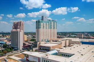 Alteza Residences in San Antonio, TX - Building Photo - Building Photo