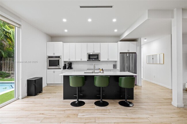1816 SW 23rd St in Miami, FL - Building Photo - Building Photo