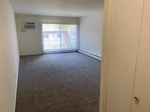 3705 James St in McHenry, IL - Building Photo - Building Photo