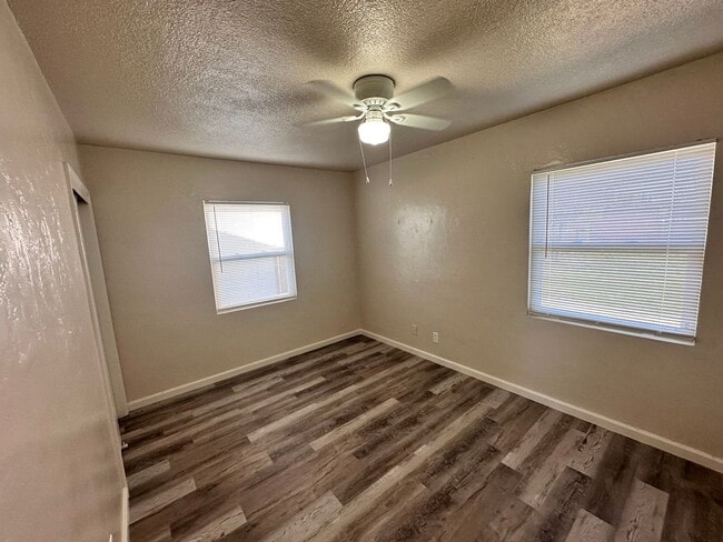 4345 E Brentwood Ave in Fresno, CA - Building Photo - Building Photo