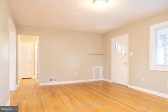 3903 Fairview Dr in Fairfax, VA - Building Photo - Building Photo