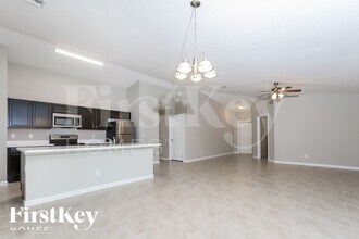 713 SE Lansdowne Ave in Port St. Lucie, FL - Building Photo - Building Photo