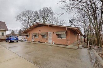 176 W Columbia Ave in Belleville, MI - Building Photo - Other