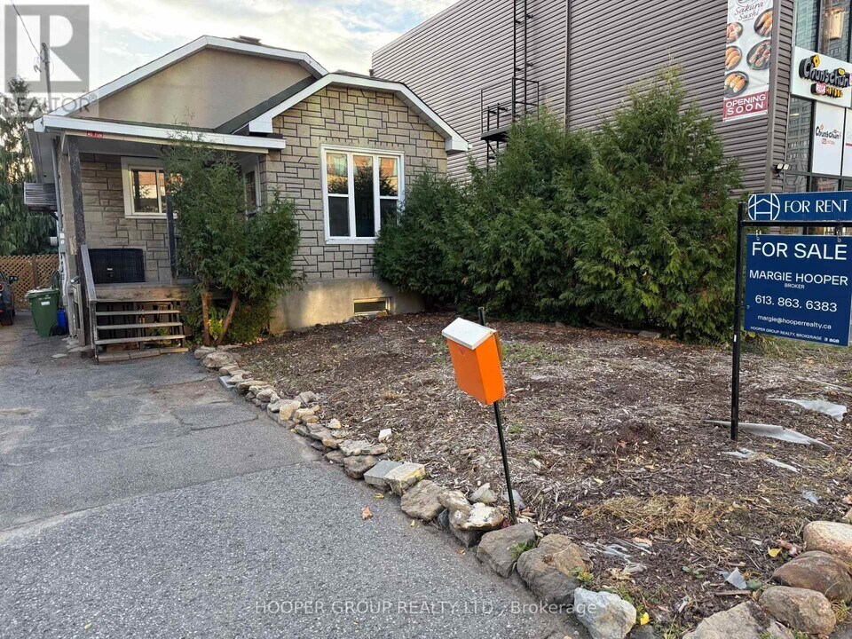 22 Holland Ave in Ottawa, ON - Building Photo