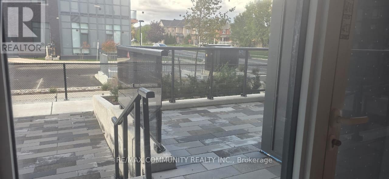 5105 Hurontario St in Mississauga, ON - Building Photo