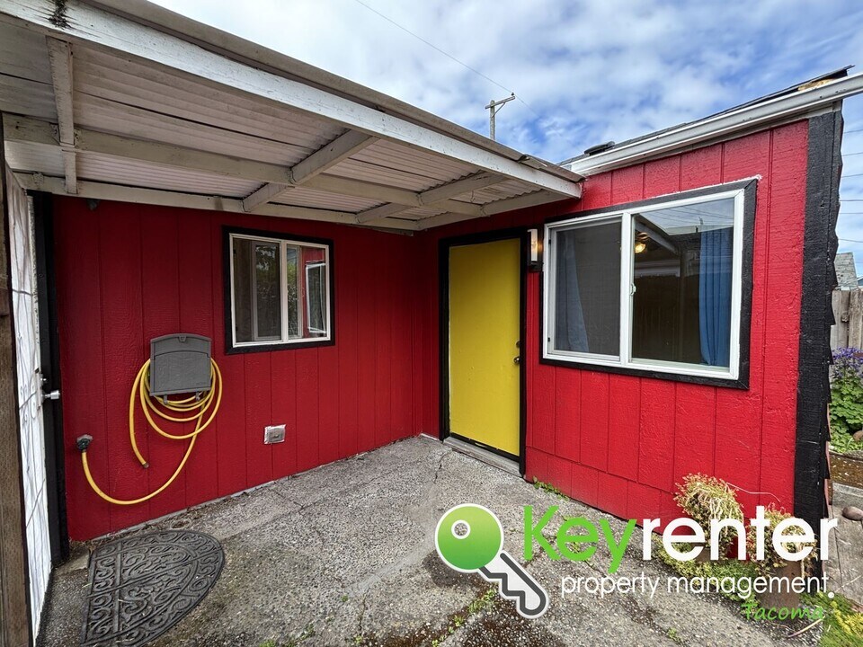 1224 N Oakes St in Tacoma, WA - Building Photo