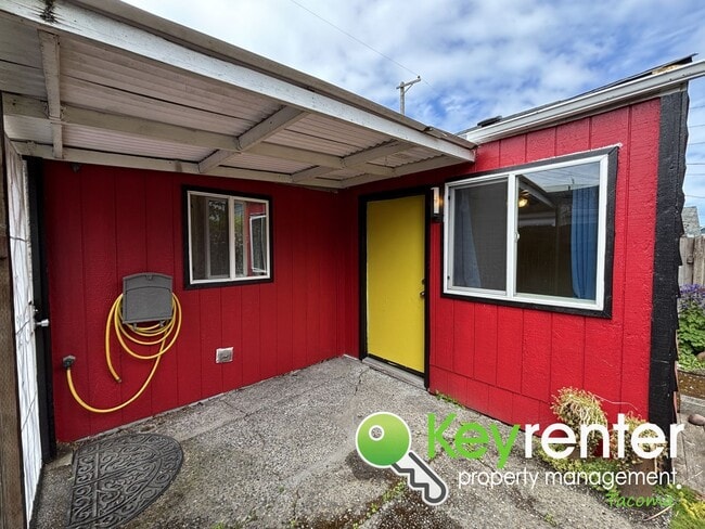 property at 1224 N Oakes St