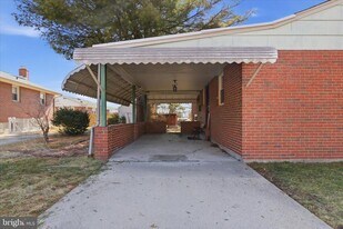 2423 Harwood Rd in Parkville, MD - Building Photo