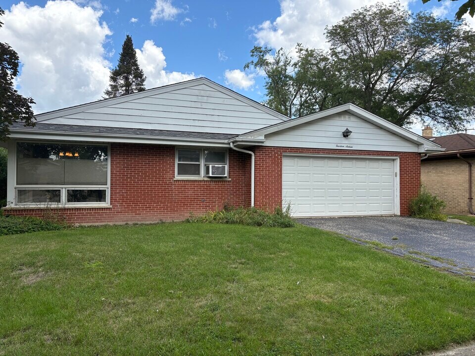 1416 Granville Ave in Park Ridge, IL - Building Photo