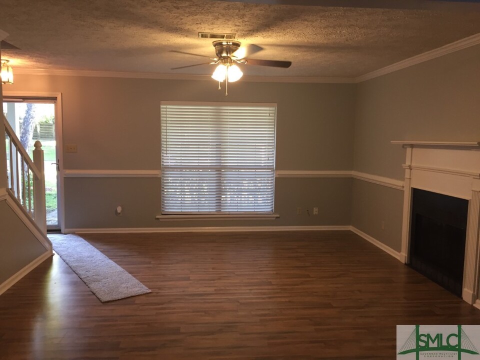 131 Robinson Loop in Richmond Hill, GA - Building Photo