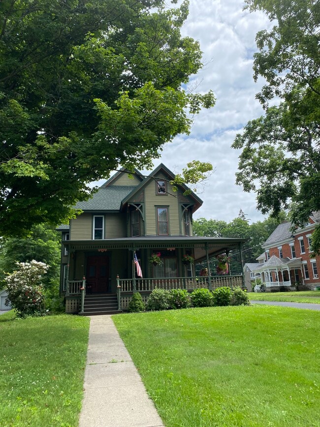 79 Central Ave, Unit Lower
