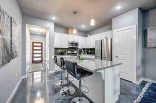 7925 Brandon St in Houston, TX - Building Photo