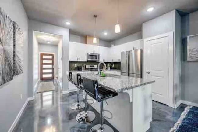 7925 Brandon St