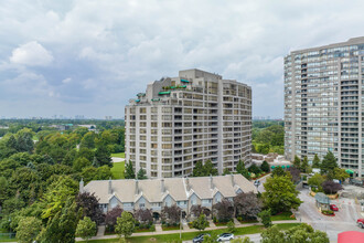 Green at Tam O'Shanter II in Toronto, ON - Building Photo - Building Photo