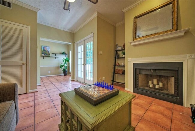 property at 711 W 21st St