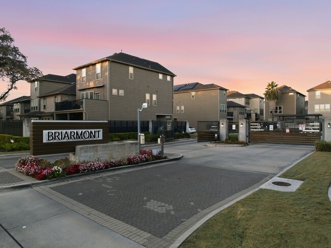 8663 Cedardale Park Dr