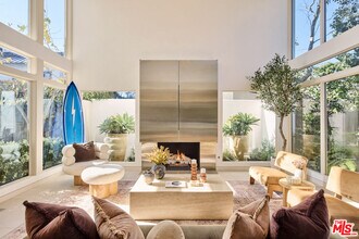 23515 Malibu Colony Rd in Malibu, CA - Building Photo - Building Photo
