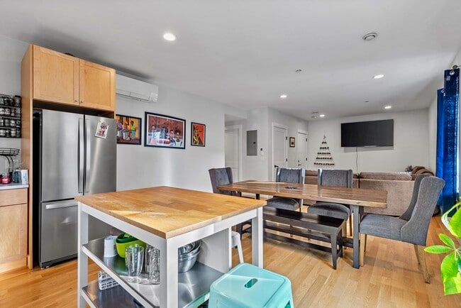 10 Copeland Park, Unit 1