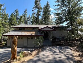 31401 Lovegren Ln, Unit 1 in Sisters, OR - Foto de edificio - Building Photo