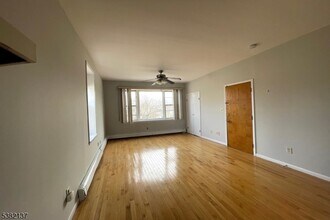 130 Forest St in Montclair, NJ - Building Photo - Building Photo