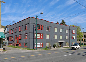 3833 Oak St in Vancouver, BC - Building Photo - Building Photo