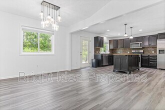 1716 Evergreen Dr in Woodbury, MN - Building Photo - Building Photo