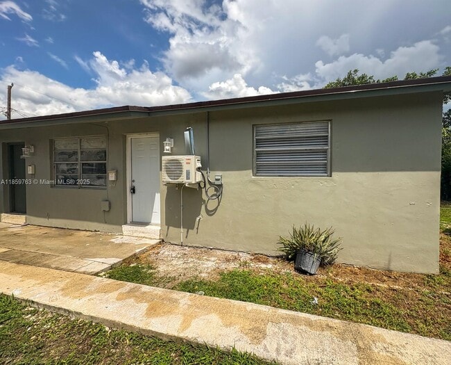 property at 1121 NW 11th St
