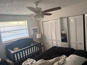 3251 NW 101st St in Miami, FL - Building Photo - Building Photo