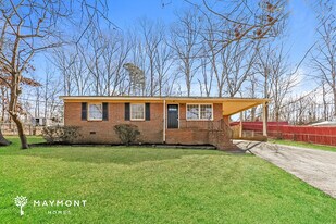 6 Theodore Cir in Greenville, SC - Building Photo